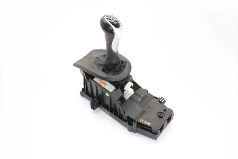 00-04 Porsche Boxster 3.2L Manual 6 Speed Shifter Assembly