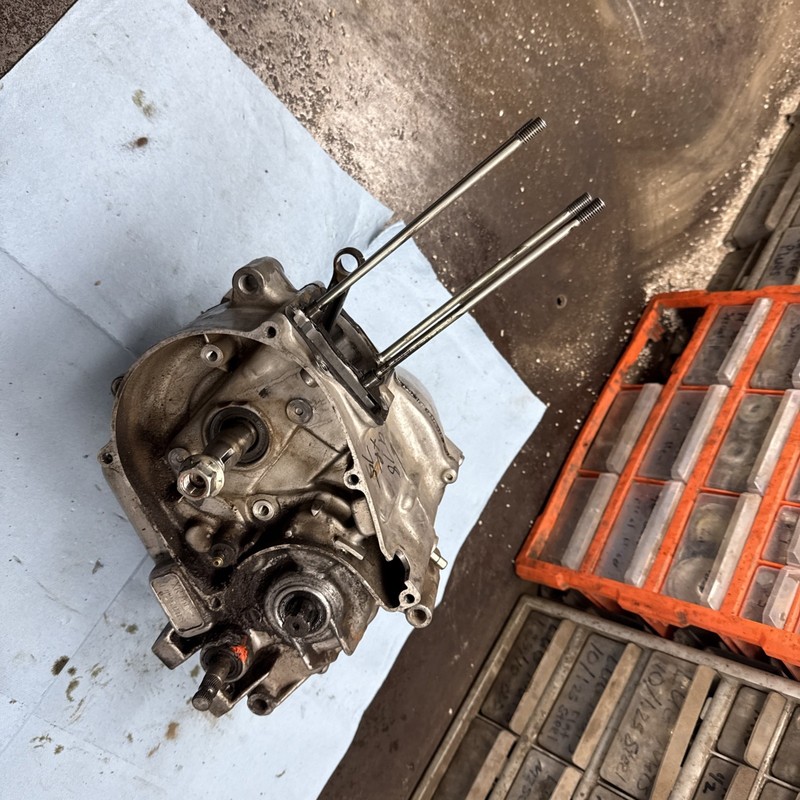 1977 - 1978 honda XR75 Motor Bottom End crank case And Tranny for parts