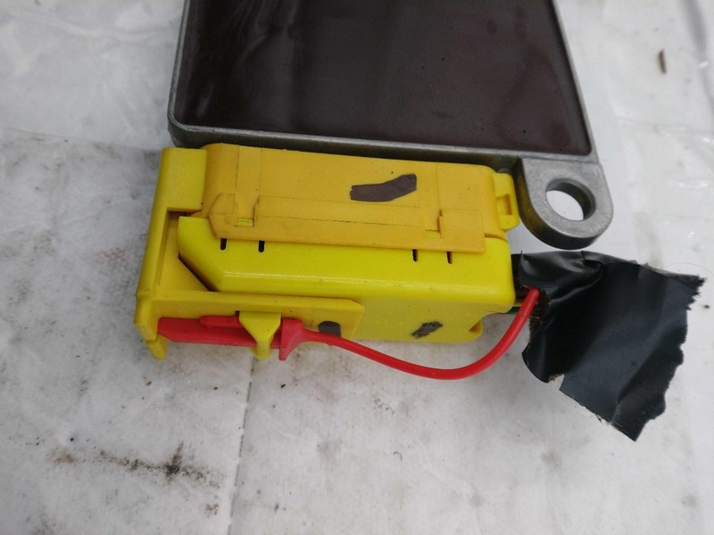 Used Air Bag Module fits: 2004 Chevrolet Trailblazer ext Air Bag below console w