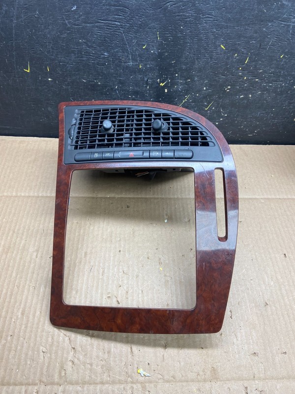 2005 to 2009 Saab 9-7X Dash Radio Stereo Display Trim Panel Bezel u6015 DG
