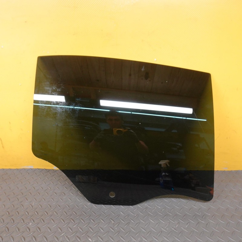 2018-2024 ALFA ROMEO STELVIO REAR RIGHT SIDE DOOR WINDOW GLASS OEM 68467530AA