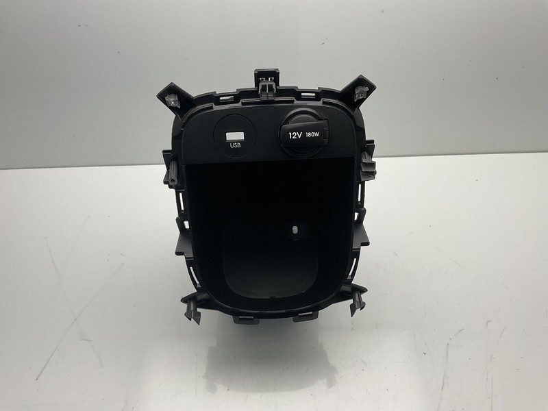 2022-2025 Hyundai Ioniq 5 Dashboard storage box compartment USB 2105252 PUM63685