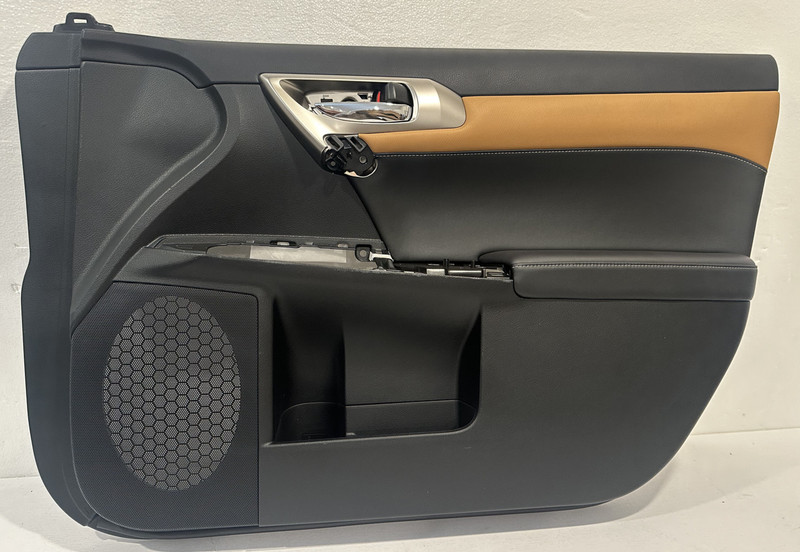 2011-13 LEXUS CT200 OEM RH DOOR PANEL PART# 67611-X1B19