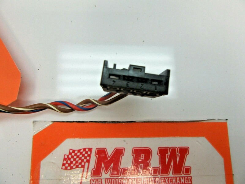 SUB WOOFER RADIO FRONT FLOOR SPEAKER WIRE PLUG CONNECTOR BMW 08 328i 330i 335i