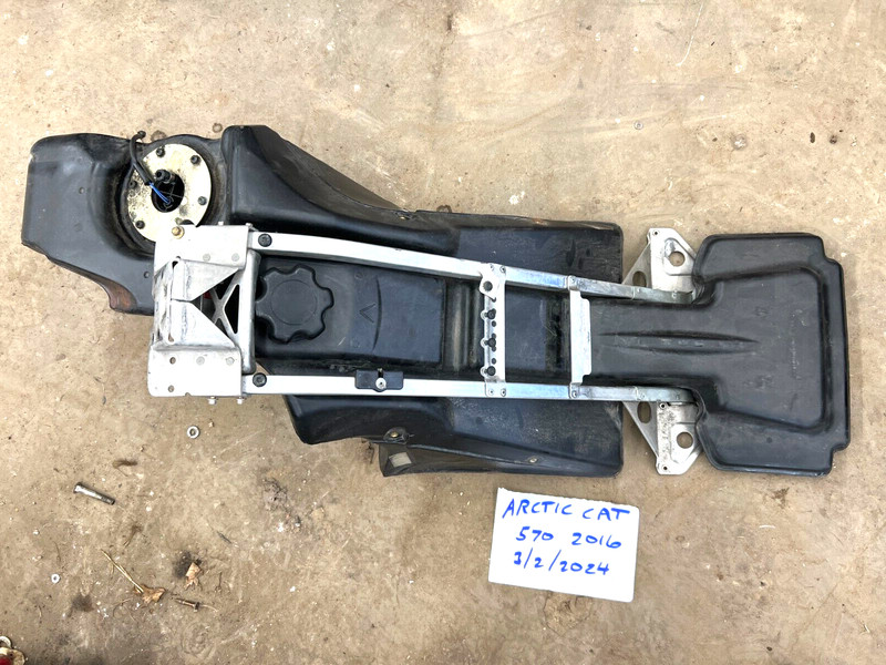 Arctic Cat Snowmobile Lynx 2000 570cc Gas Tank Assy 2670-056