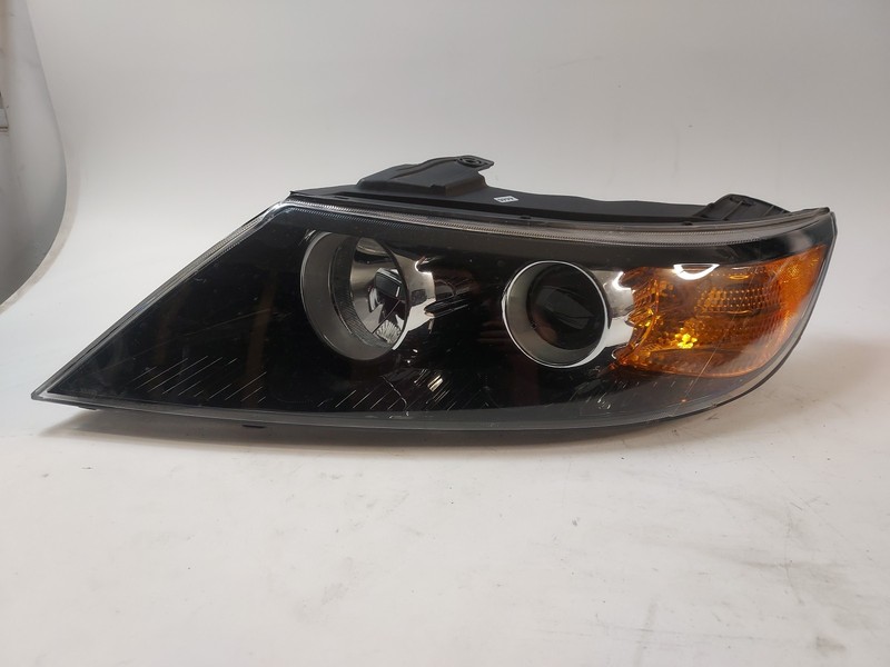 2011 to 2013 Kia Sorento Left Driver LH Side Headlight Halogen Oem Z6943 DW