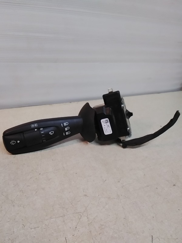 Freightliner Cascadia Turn Signal Wiper Switch 06-89334-002