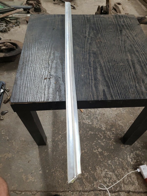 1966 MERCEDES-BENZ 250S RIGHT FRONTWINDOW UPEER MOLDING TRIM
