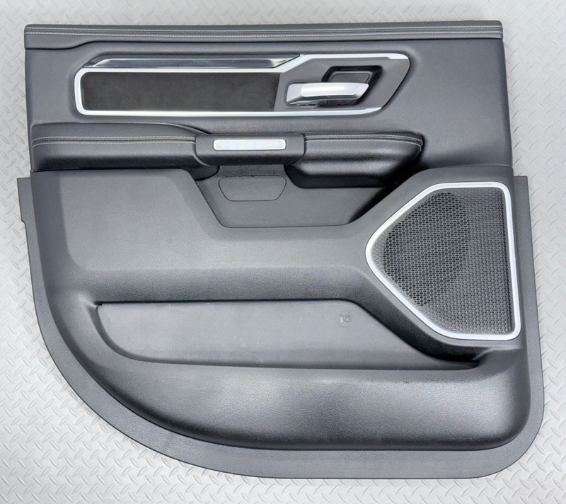 ✅ 2019-26 RAM 1500 5th Gen. Laramie CREW CAB OEM REAR LEFT DOOR PANEL LH 55K