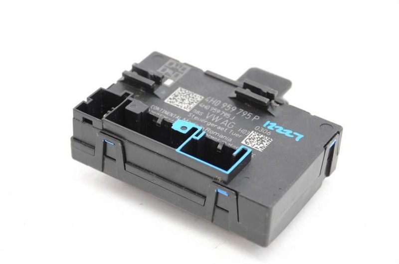 2015-2018 Porsche Macan 2.0L Driver Left Rear Door Control Module