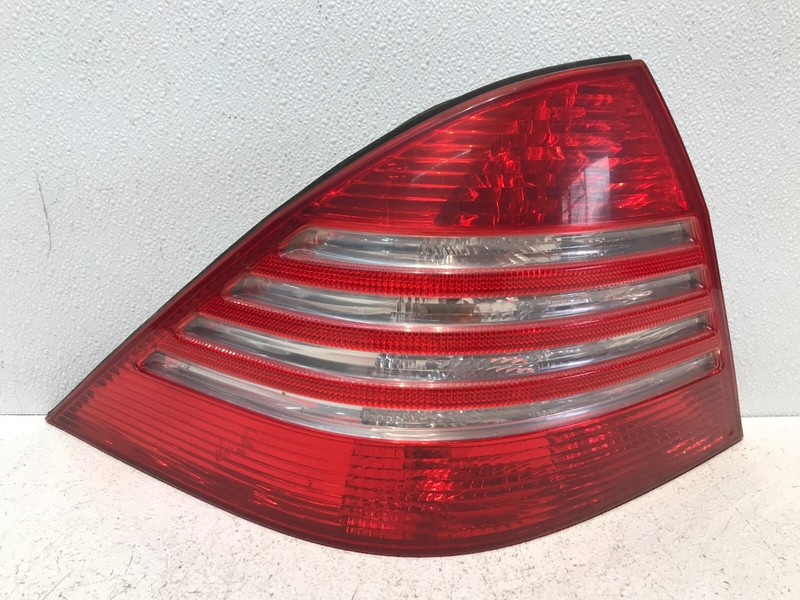 2003-2006 Mercedes W220 Rear Left Driver Side Rear Tail Lamp Light 2208200764