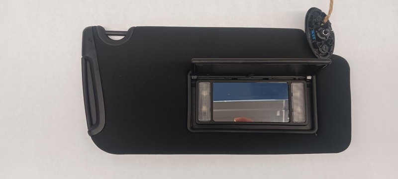 15-'23 CHRYSLER 300 right passenger Sun visor illuminated w/sunroof black OEM