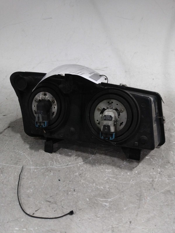 2004 Chevrolet Silverado 1500 Left Headlight Assembly OEM 95818 Used 286K Miles