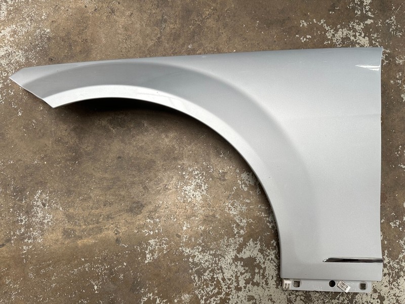 08-14 Mercedes C-class W204 FRONT LEFT DRIVER SIDE FENDER WING Gray OEM