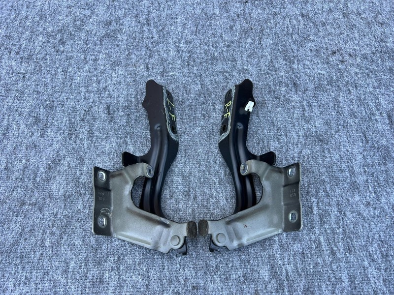 INFINITI QX60 2022-2026 OEM LEFT AND RIGHT HOOD HINGES BRACKETS PAIR (BLACK)