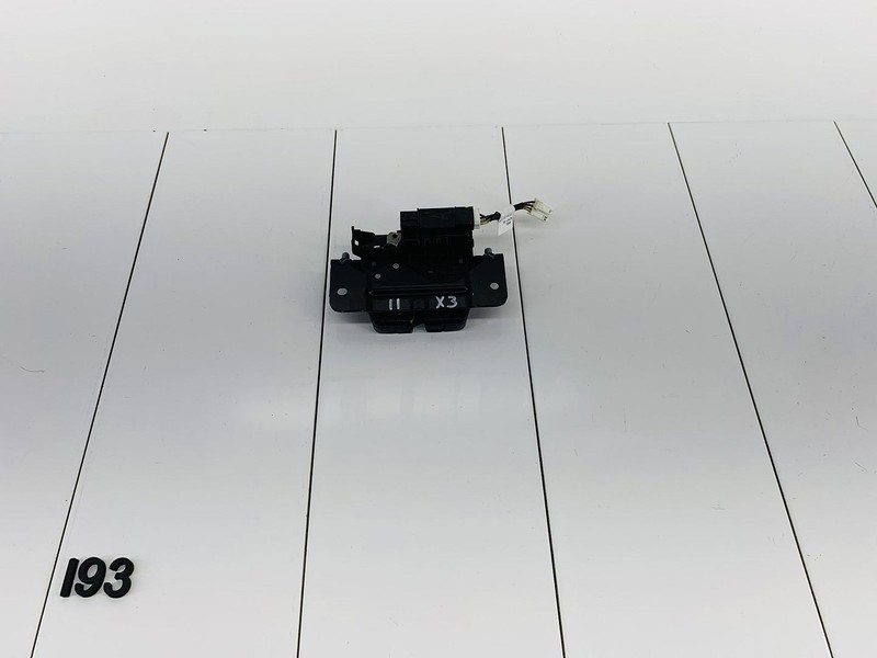 BMW X3 F25 REAR BACK DOOR LIFTGATE LOCK LATCH ACTUATOR OEM