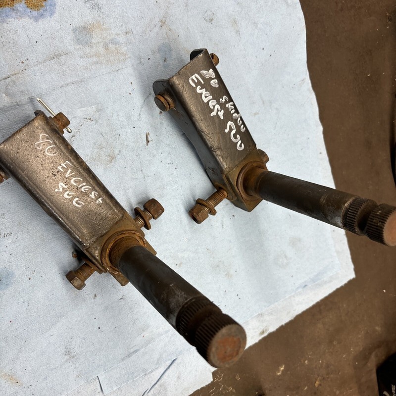 1980 Ski-Doo Everest 500 Vintage Snowmobile Front Ski Spindles Good