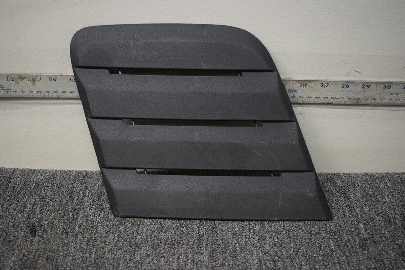 2018 FORD MUSTANG HOOD HEAT EXTRACTOR RIGHT SIDE FACTORY OEM