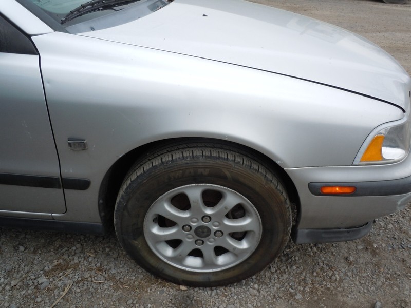2000 00Volvo S40 Fender Passenger Right RH OEM 329 *SEE NOTES*