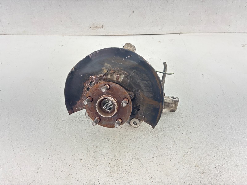 10-15 Toyota Prius 1.8L Front Spindle Knuckle Right Passenger Side OEM