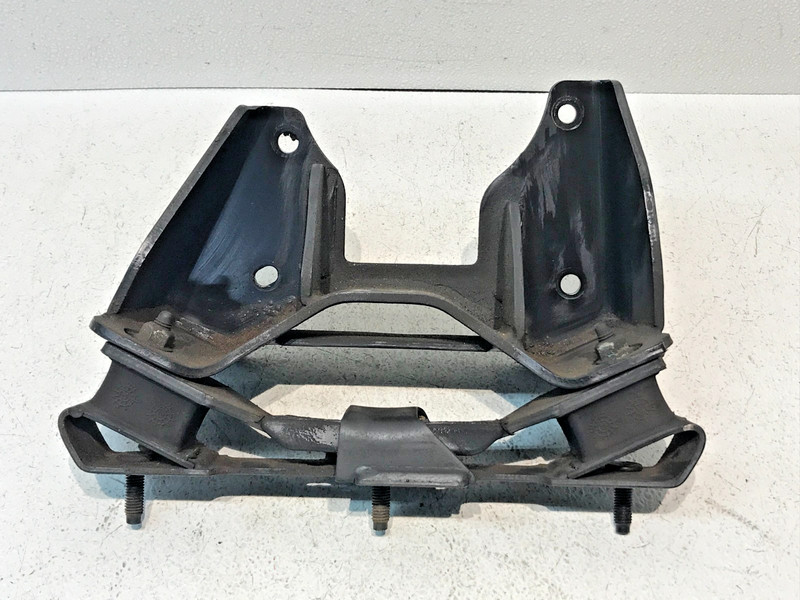 2013 - 2024 RAM 1500 TRANSMISSION MOUNT SUPPORT BRACKET OEM 68195583AB