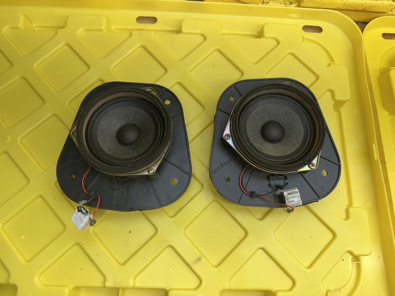 1996-2002 Toyota 4Runner Door Speakers Set 86160 35110 OEM