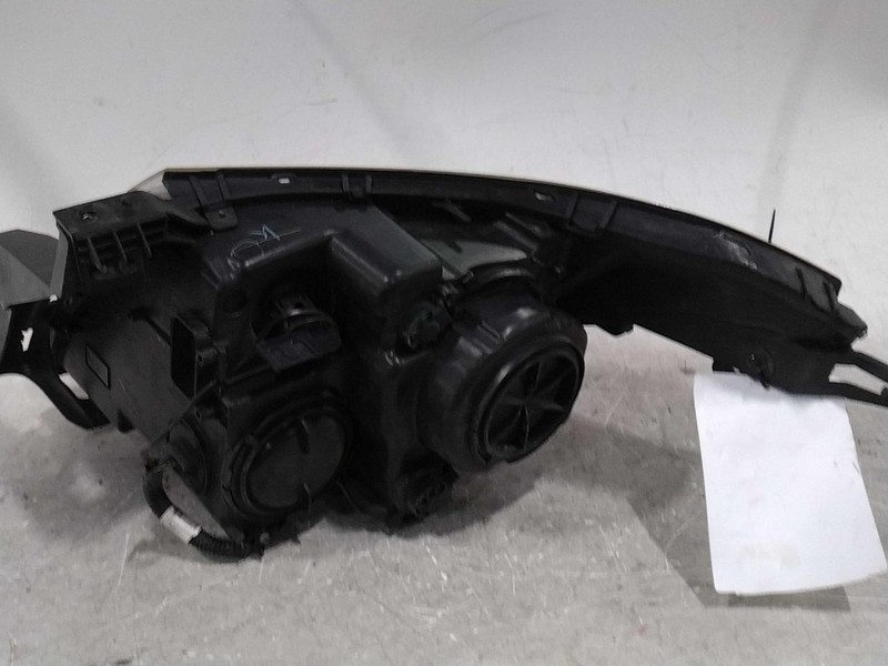 2012 Cadillac SRX Left Headlight Assembly OEM Halogen 58501 192K Miles
