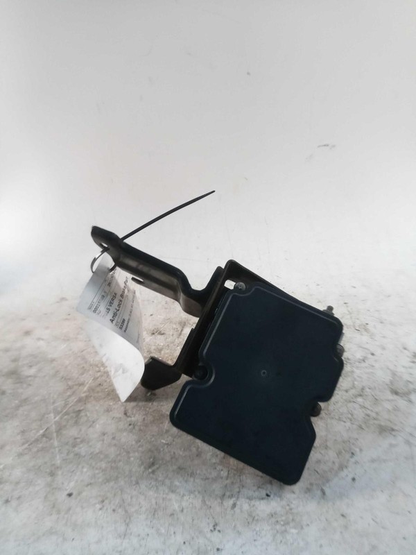 2015 Nissan Versa ABS Pump & Motor Assembly OEM 87000 Miles Blue