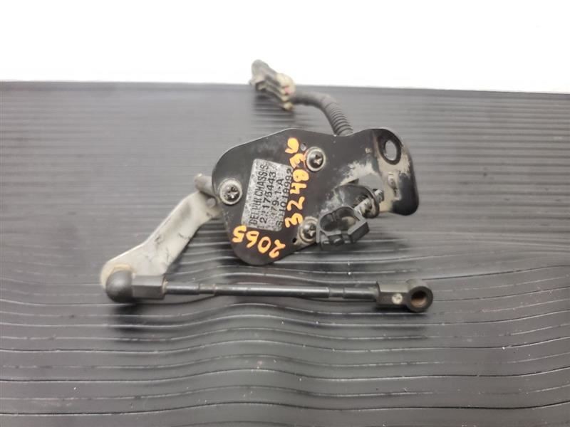 00-04 Chevrolet Suburban Front Right Passenger Ride Height Sensor OEM 22175443