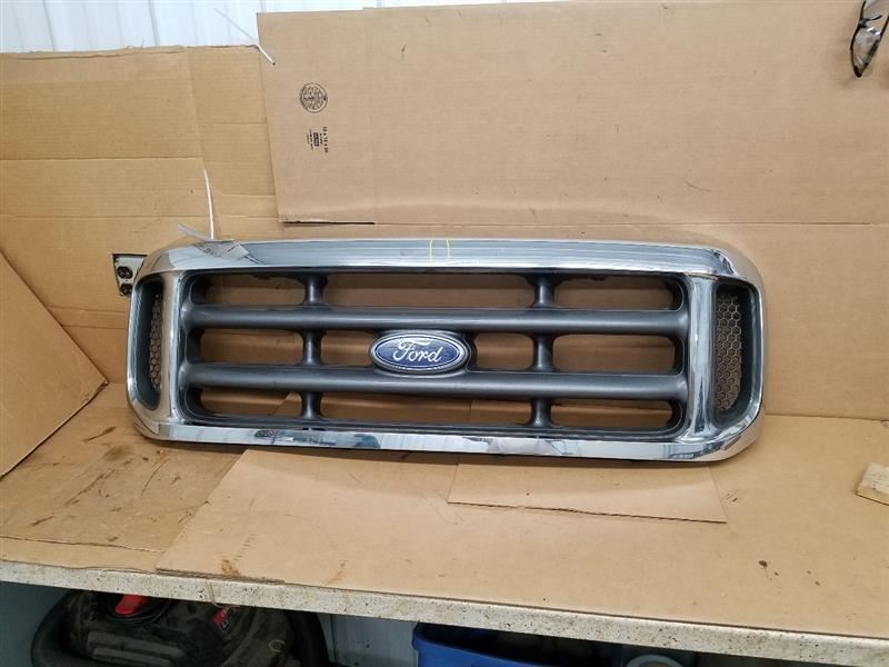 Grille Chrome Surround With Painted Bars Fits 99-04 FORD F250SD PICKUP 259236
