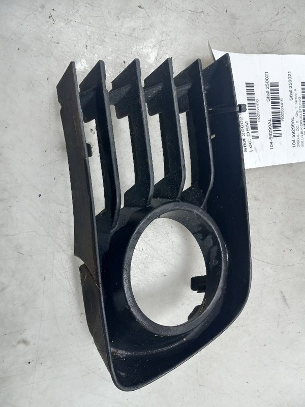 04-09 TOYOTA PRIUS DRIVER LEFT LOWER GRILLE WITH FOG LAMP SLOT