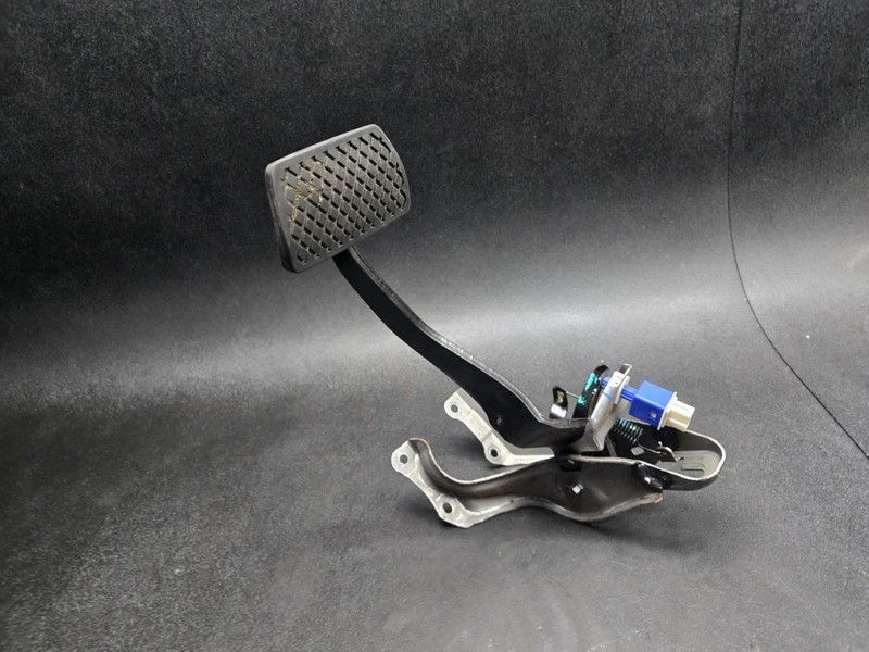 Brake Pedal 2019 Honda CR-V 46600-TLA-A51 2017 2018 2020 2021 2022