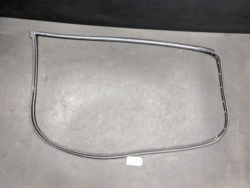 Front Left Door Weatherstrip 2018 Kia Optima 83130-D4000 2016 2017 2019 2020