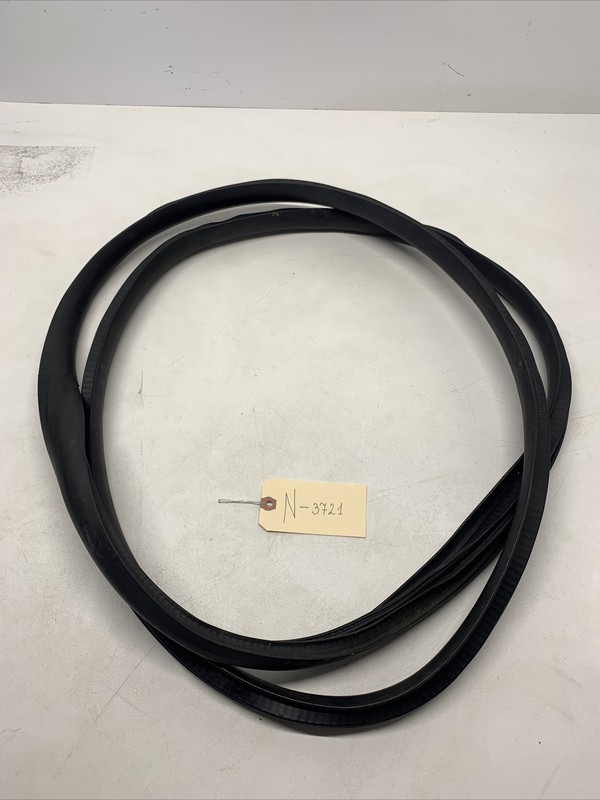 20-22 TESLA MODEL Y Rear Left Side Door Sealing Rubber 1497675-00-A 3721 S2
