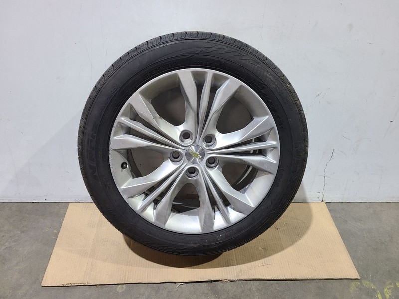 Wheel VIN 1 4th Digit New Style 18x8 Aluminum Fits 14-15 IMPALA 586680