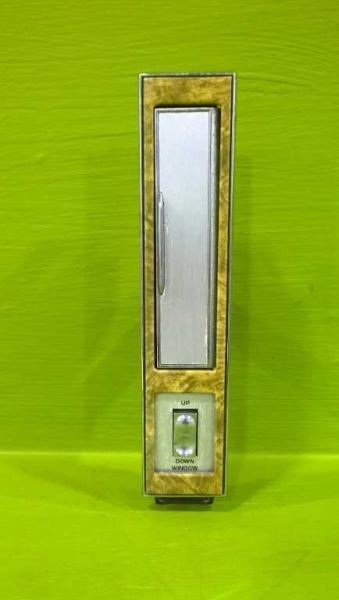 86 PARK AVENUE PASSENGER RIGHT REAR WINDOW SWITCH W/BEZEL OEM 3686-15