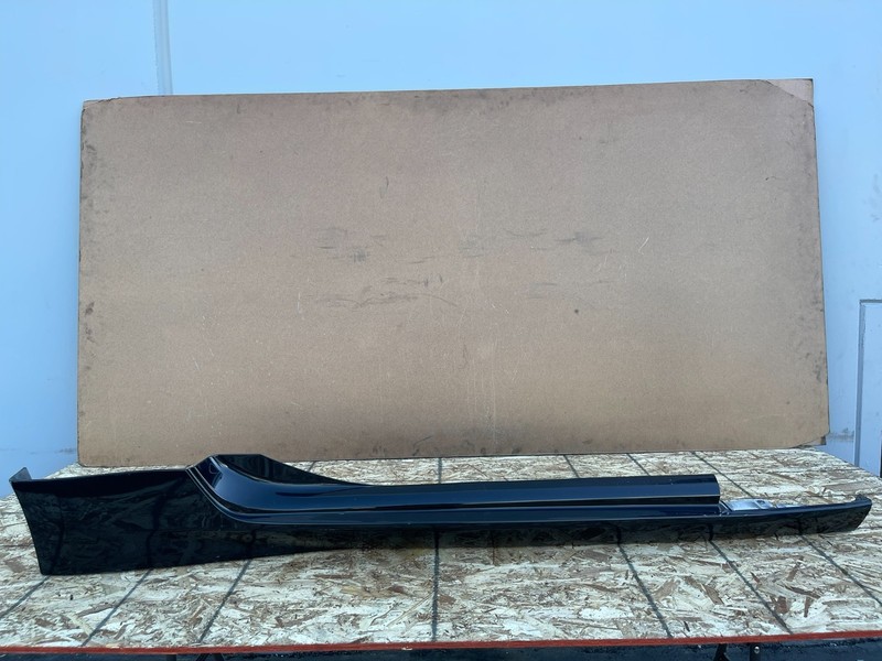 NISSAN 370Z 09-21 OEM RIGHT PASSENGER SIDE SKIRT ROCKER PANEL ASSEMBLY (BLACK)