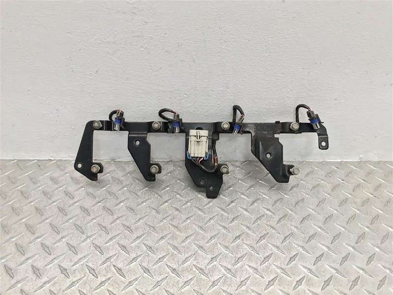 07 08 09 10 11 12 13 14 CHEVROLET INJECTOR BRACKET w/HARNESS OEM 12580353