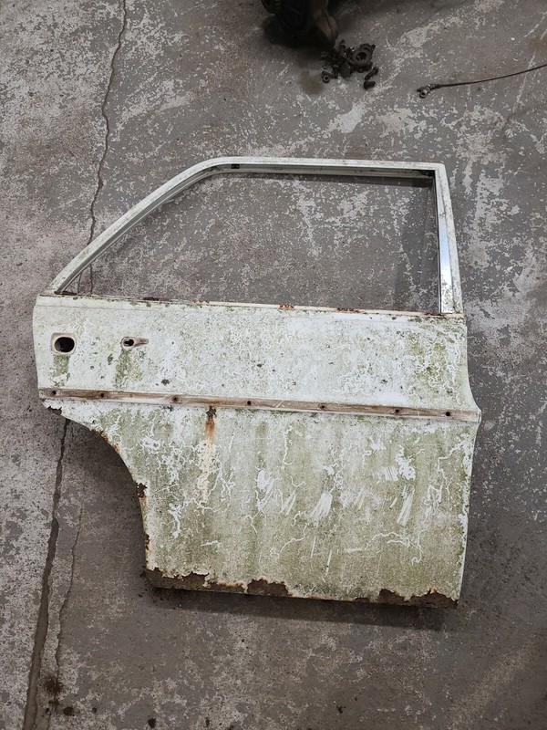 Mercedes Benz W115 220 D/8Rear right passenger door (empty)