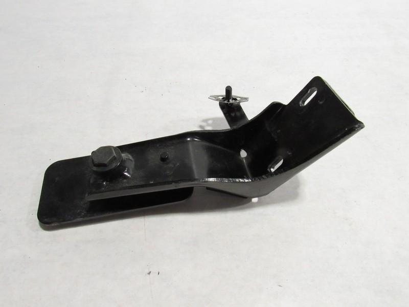 15-19 Ferrari 488 Spider 2017 Left Center Fuel Tank Retainer Mount Bracket ;@2