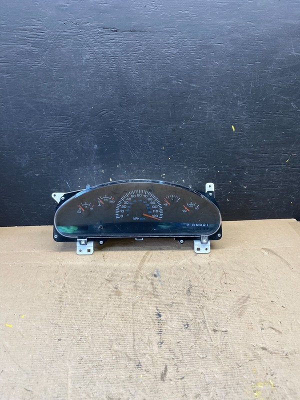 2006 Dodge Van Speedometer Cluster Gauge P56021000AI N9572 DG