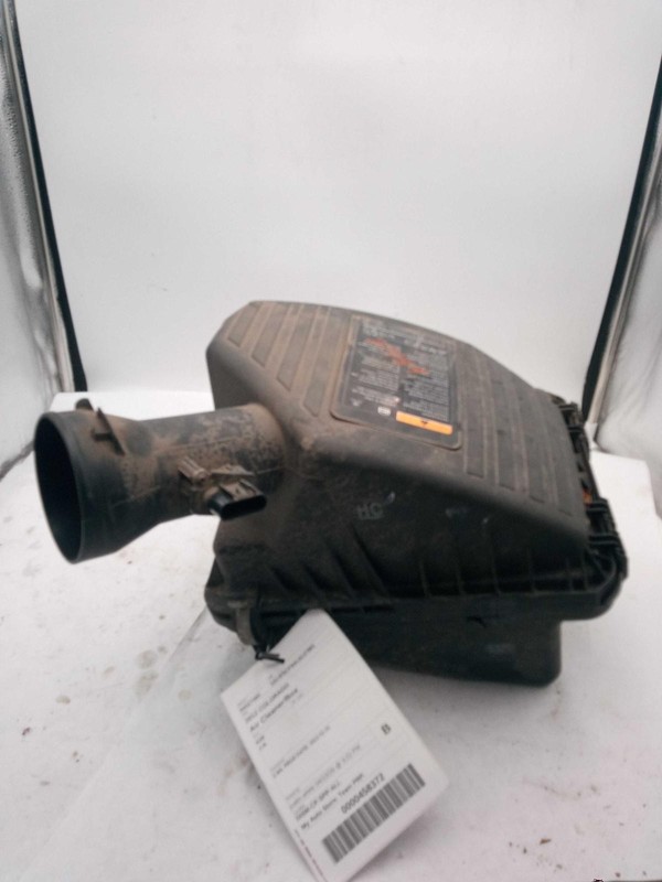 Used Air Cleaner Assembly fits: 2012 Chevrolet Colorado 3.7 Grade B