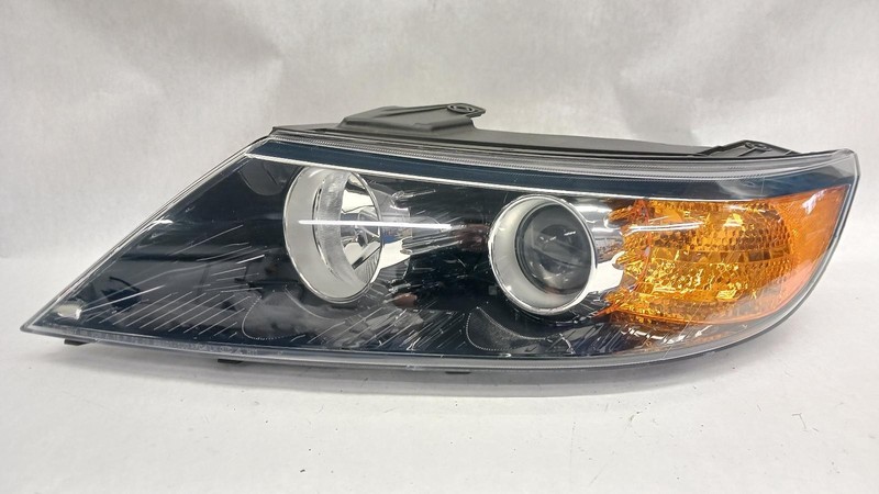 11-'13 KIA SORENTO Left driver headlight OEM Grade A!