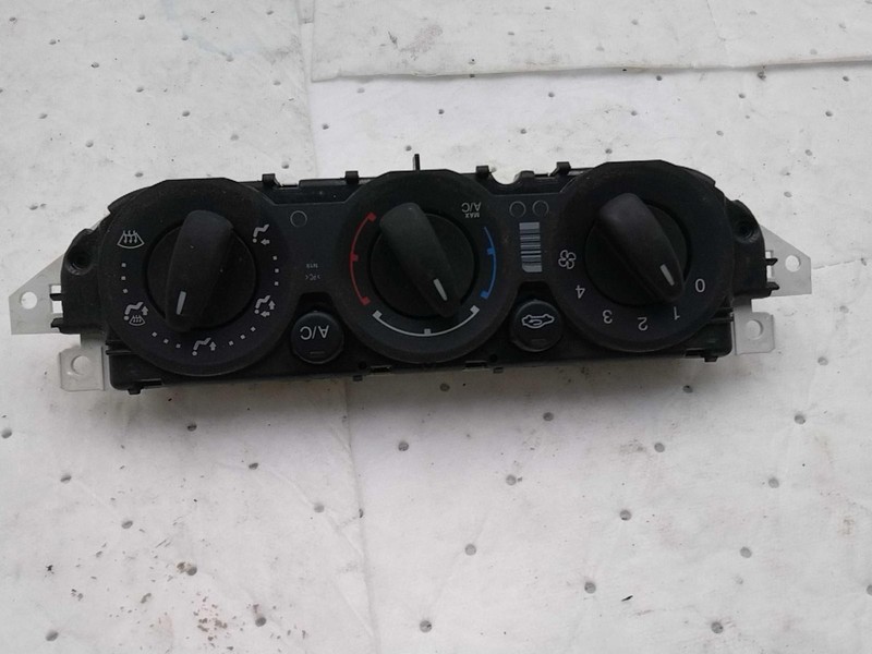 Used A/C Selector Switch fits: 2017 Ford Transit connect front manual temperatur