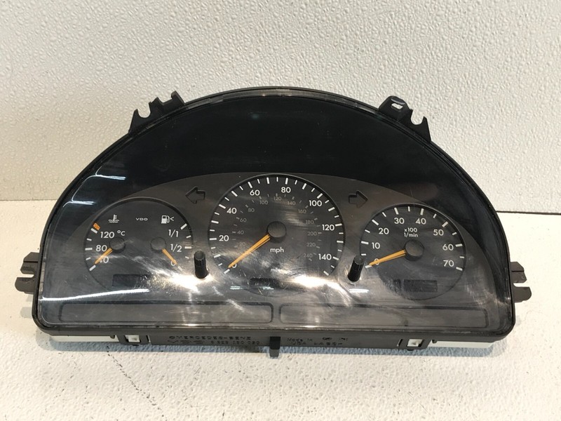 02-05 Mercede W163 ML320 ML350 Instrument Cluster 144,295 Speedometer 1635403811