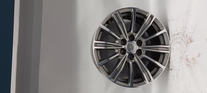 17-'19 CADILLAC XT5 Wheel 18x8 OEM Grade B