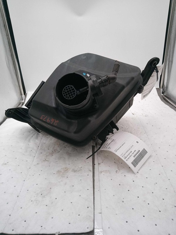 2005 Cadillac STS Air Cleaner Assembly OEM 3.6L Used 113K Miles Silver