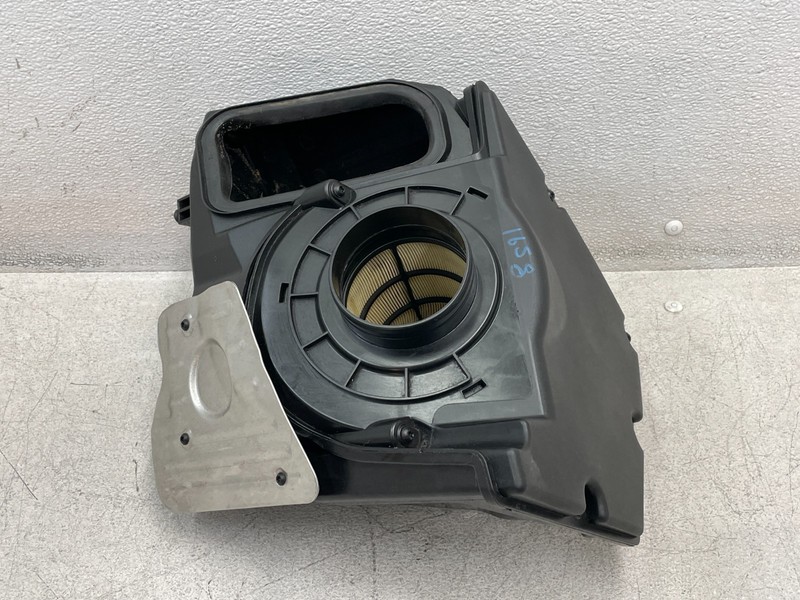 2020-2024 Audi A5 Sportback Engine Air Intake Cleaner Filter Box 2.0L OEM 1658
