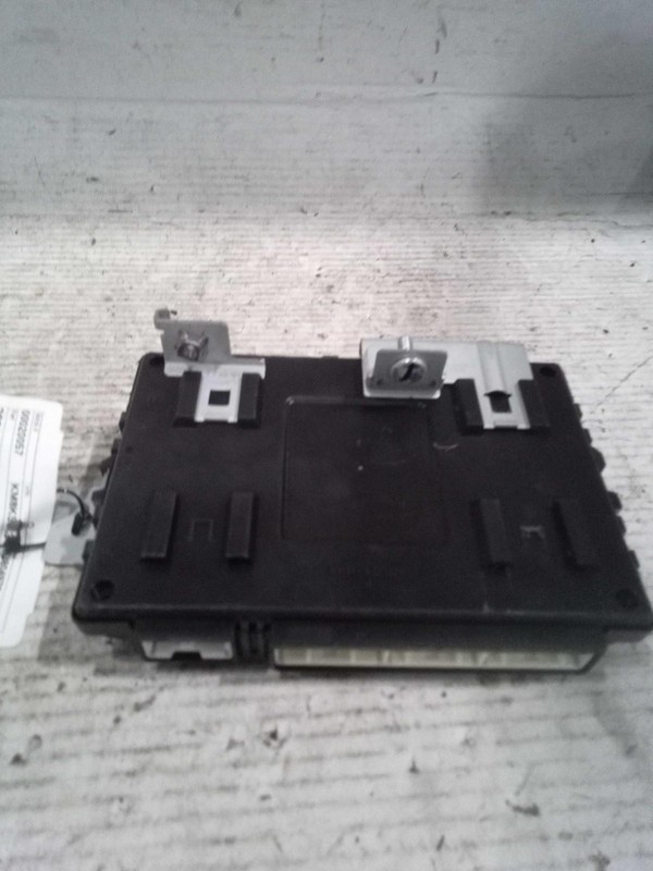 Used Body Control Module fits: 2022 Hyundai Kona Body Control BCM RH dash ID 954
