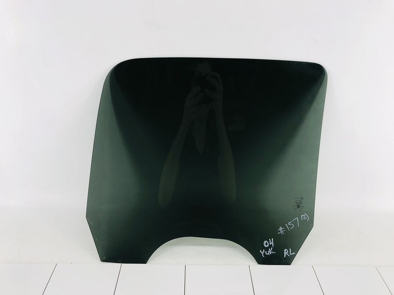 00-06 GMC YUKON XL 1500 REAR LEFT DRIVER SIDE DOOR WINDOW GLASS OEM #157